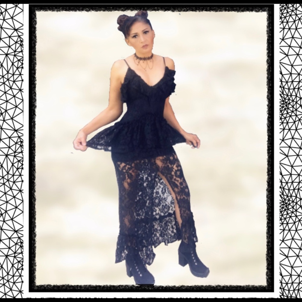 Sexy Ruffle Dress - Picture 4 of 9